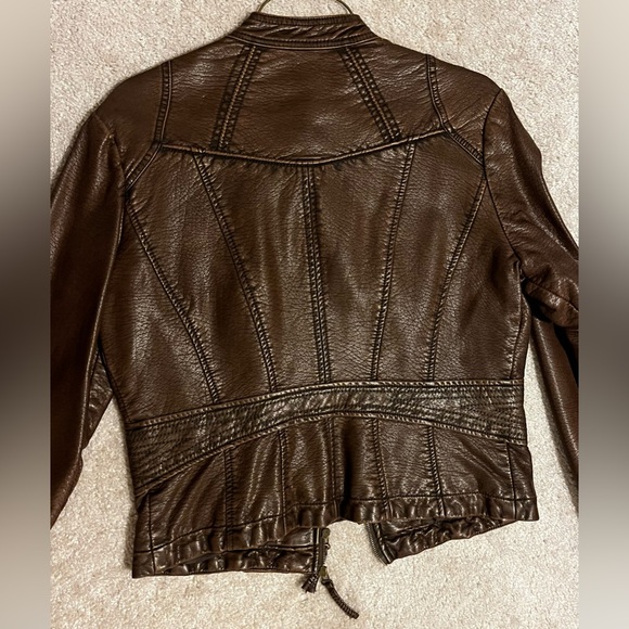 Max Studio - brown faux vegan leather fitted jacket - Medium - Picture 4 of 5